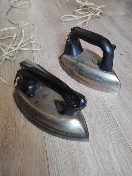 Продам утюги советские