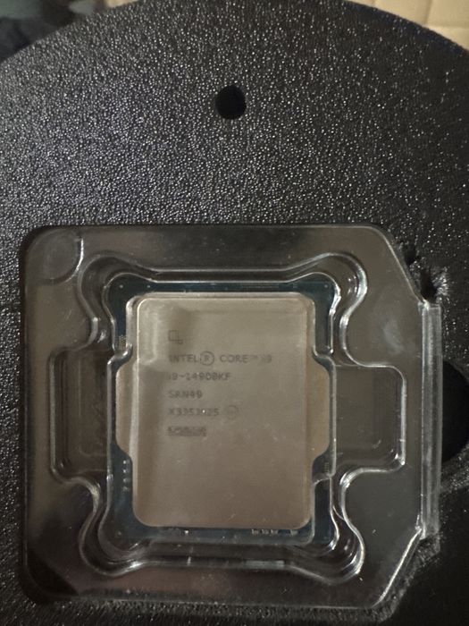 kit i9 13900k cu plaza de baza b760 ddr5