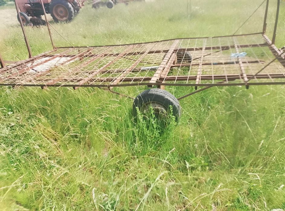 Vând trailer și remorca