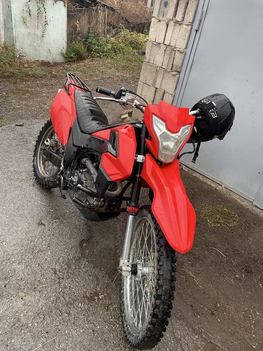 Продаю эндуро 250 кубов