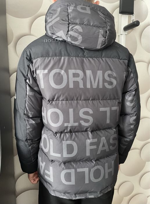 Зимняя куртка-пуховик