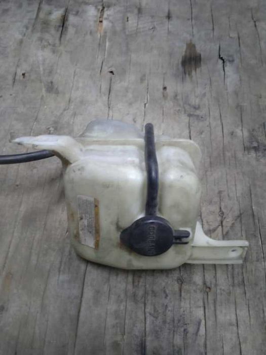 Бачок расширительный на Hyundai Sonata (NF)