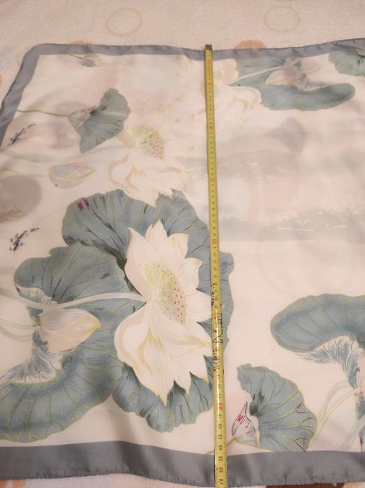 Eșarfă eleganta noua