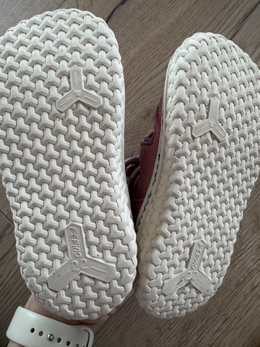 ДВА чифта детски пантофи, размер 22