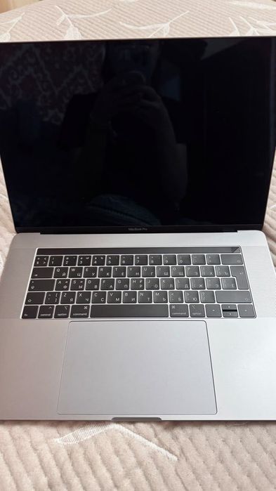 Mac Book Pro продается