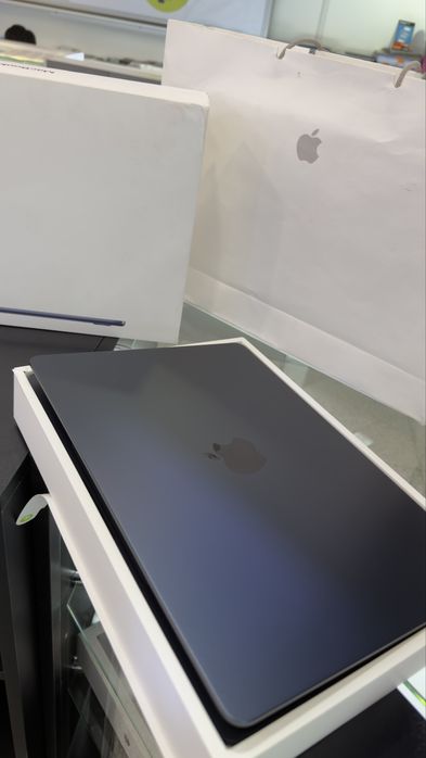 MacBook Air 13.6 M5 16/512GB Mid