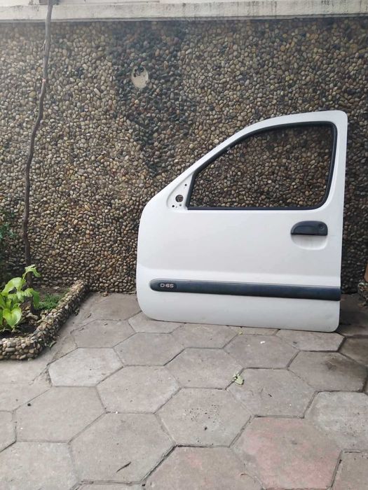 Предна лява врата за Рено Канго