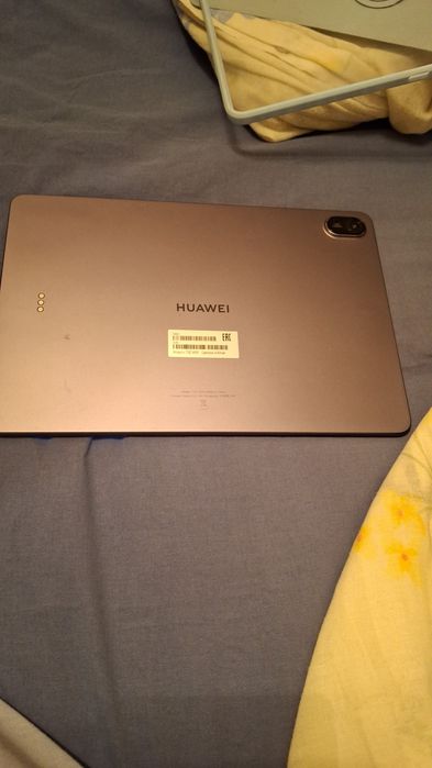 Продам планшет новый марка Huawel