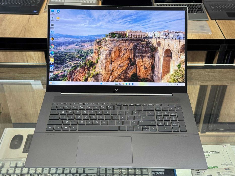 HP ENVY Laptop 17 16 gb, 1TB SSD