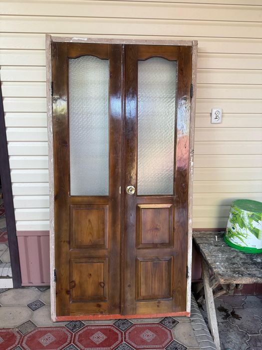 Двери деревянные