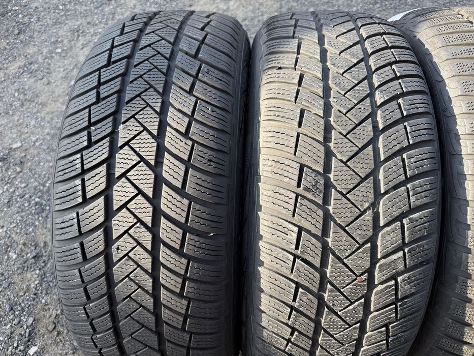225/55 R17 GOODYEAR + VREDESTEIN anvelope noi iarna BMW