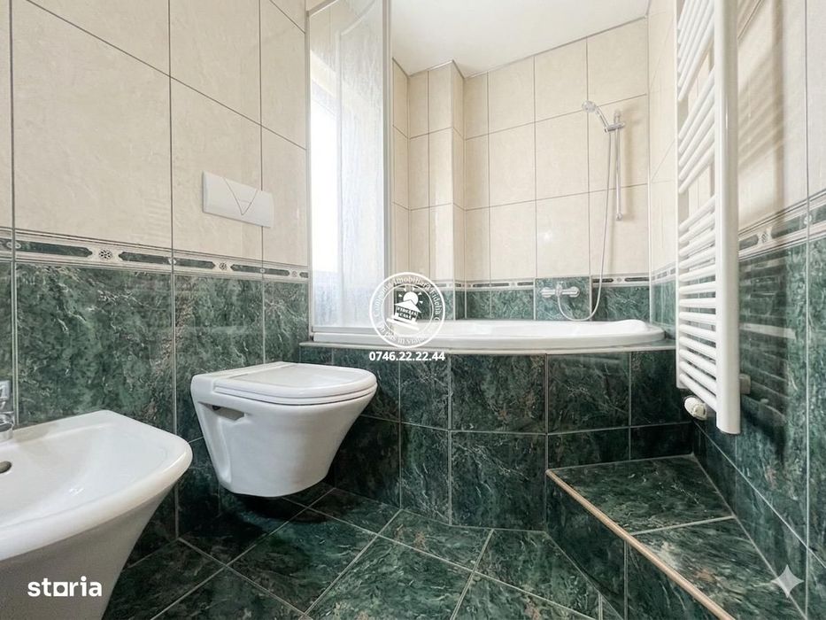 Apartament spectaculos, bloc tip vilă, Târgu Cucu