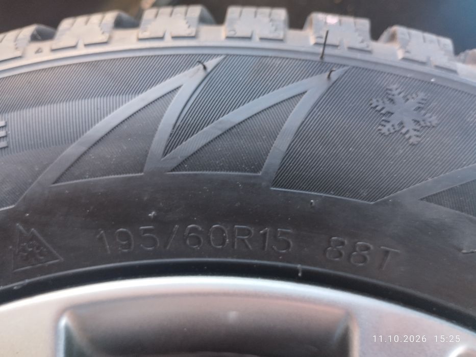 R-15 литые диски с шипованной резиной