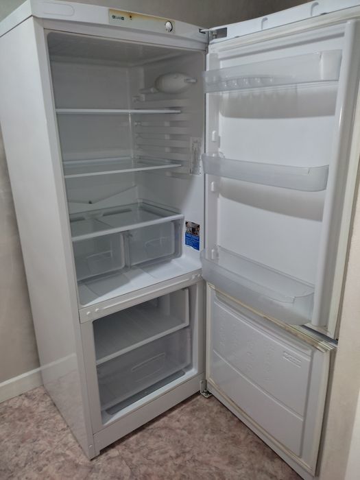 Холодильник Indesit