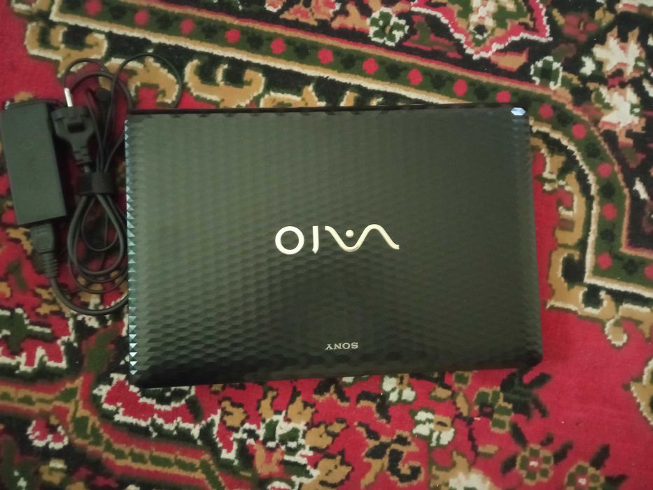 Sony Vaio noutbuk sotiladi