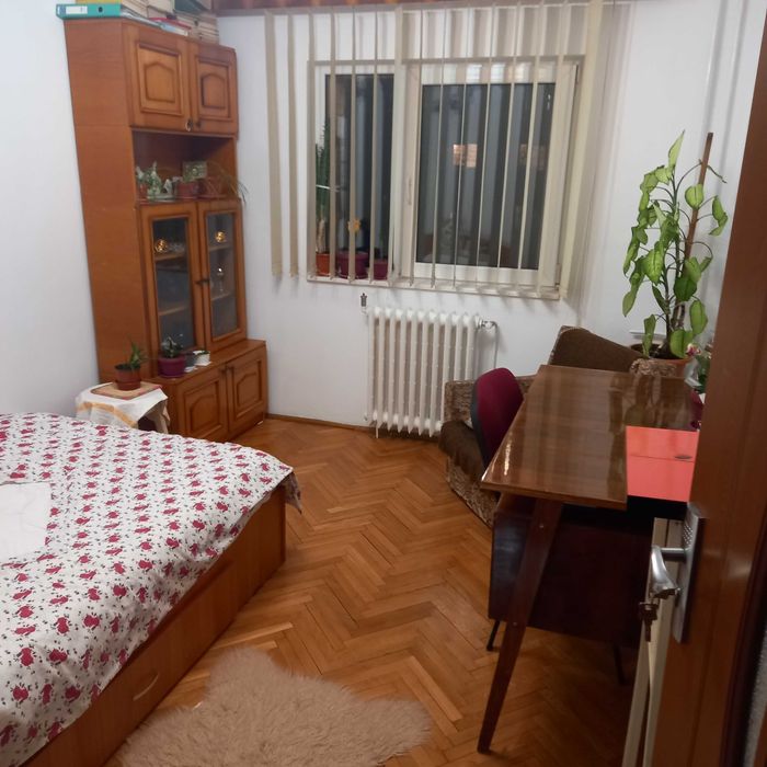 Inchiriez apartament 2 camere zona centrala complect utilat