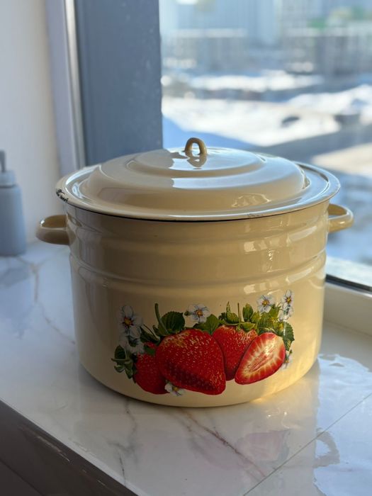 Кастрюля эмальированная б/у