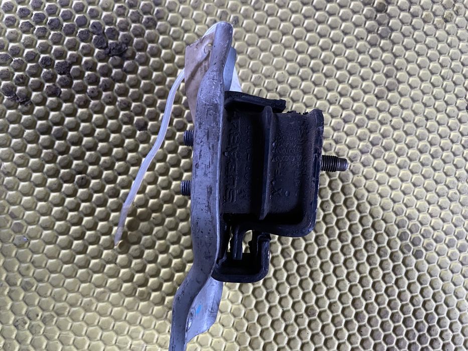 Подушки двс Субару