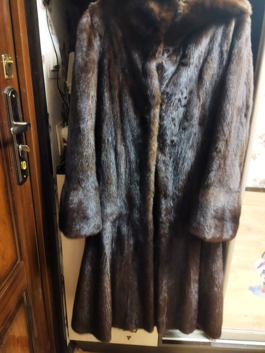 Продам норковую шубу