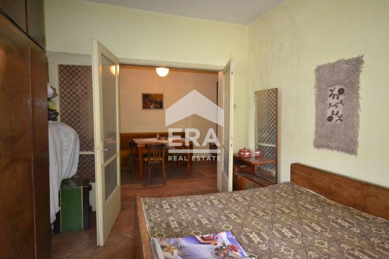 Продава се Тристаен апартамент в Хасково, Център - 83 кв.м за 977 €/кв.м - Снимка #7