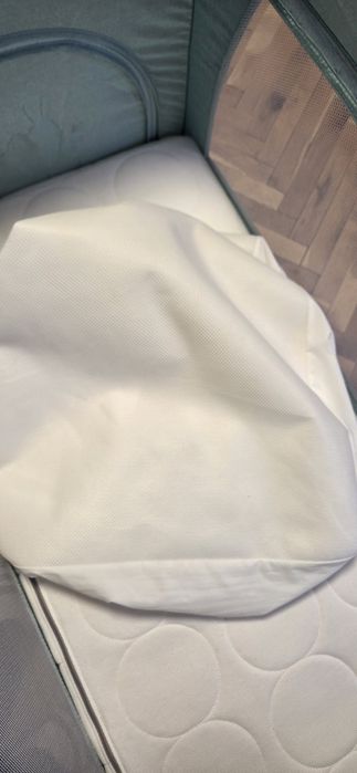 Матрак с протектор за бебешко легло от Икеа