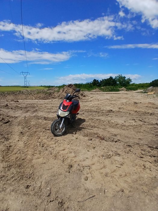 Vând sau schimb scuter kymco super 9 50cc