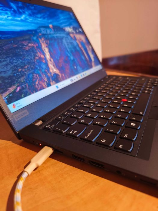 Лаптоп Lenovo Thinkpad T495, 16gb DDR4 RAM, 512GB NVME SSD,  AMD 5 PRO 3500U