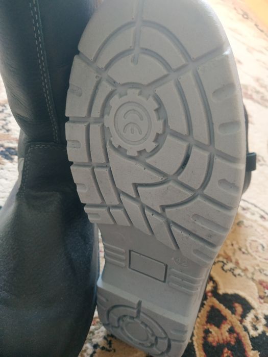 Зимный етік сатылады