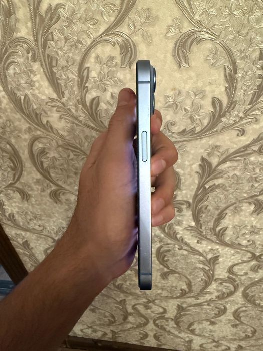 iPhone 14 в хорошем состоянии