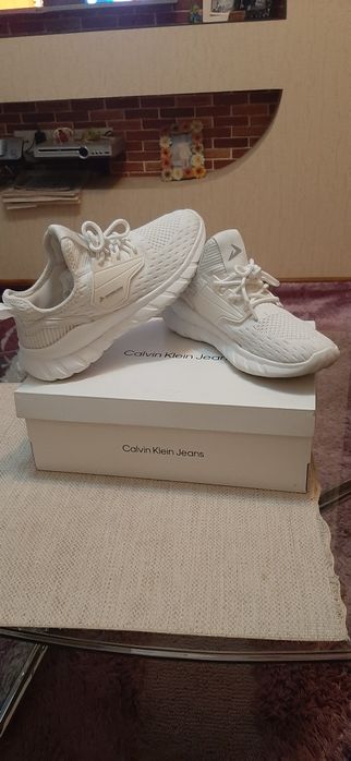 Кроссовки на подростка