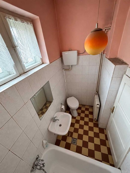 Casă de vânzare ultracentral, în Panov