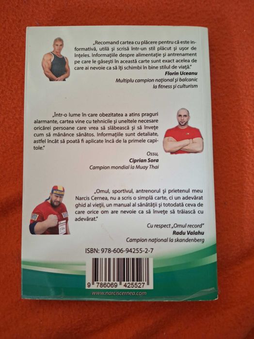 Vând 4 cărți diverse titluri