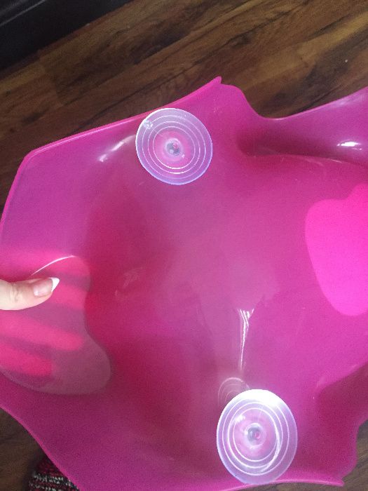 стойка за корито и пластмасово столче