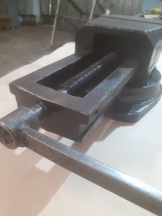 Тисы станочные б/у