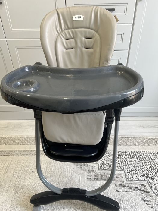 Детский стол для кормление