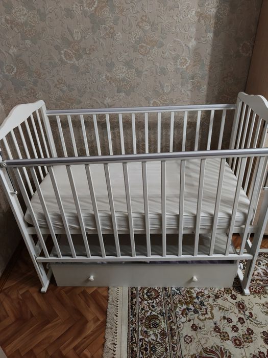 Детская кровать Tomix с маятником