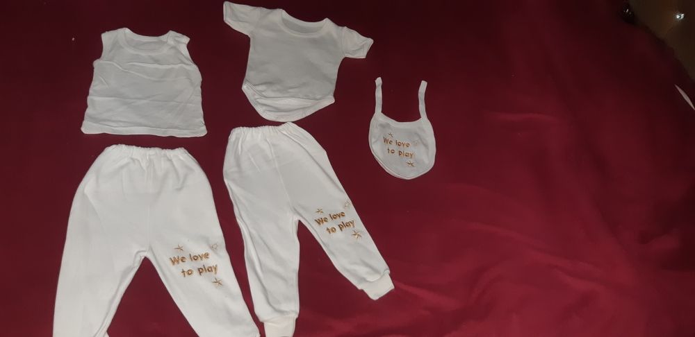 продаётся детский комплект одежды