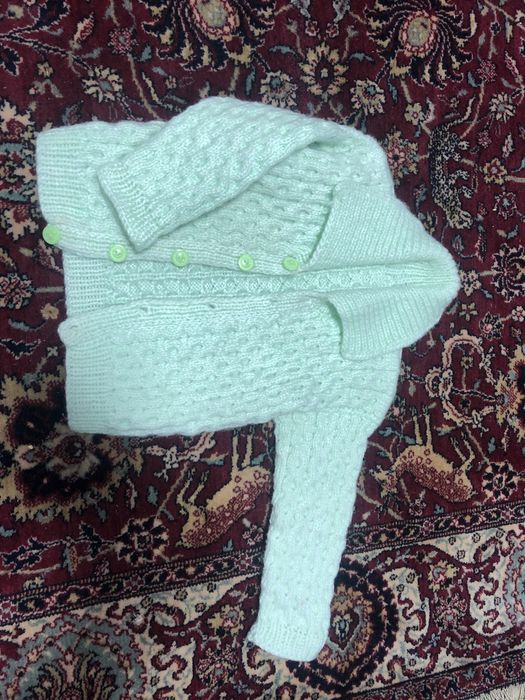 Кофточка вязаная на девочку 1-2 лет