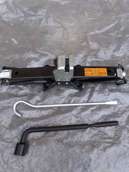 Cric,cheie de roti NISSAN Qashqai,Juke,X-trail, RENAULT Kadjar,Koleos