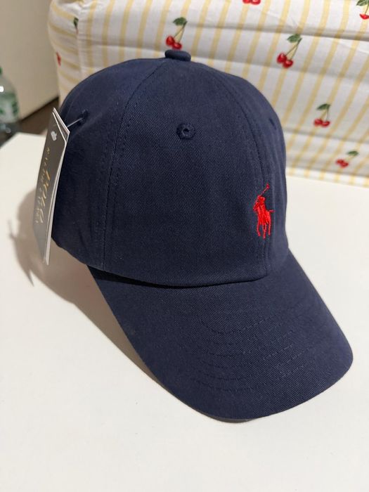 Șapca polo albastru inchis !nouă!