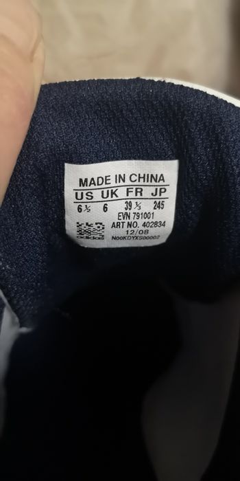 Продам кроссовки