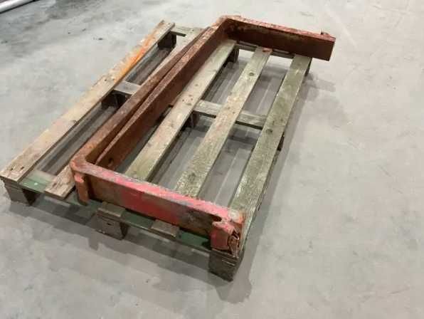Manitou  MC25 ,  lame si prelungitoare motostivuitoare