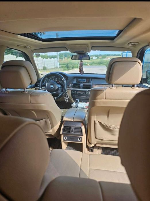 Vand bmw x5 2011 3.0d,foarte bine întreținut, fiscal pe loc preț in euro,negociabil in limită bunului simț