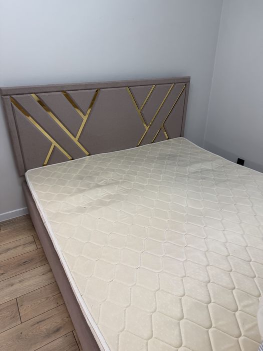 Продаетя king-size кровать с матрасом Б/У - самовывоз