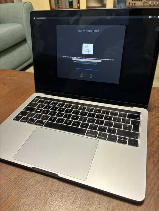 Vând MacBook Pro 13” 2019 (A2159), pentru piese sau reparație.