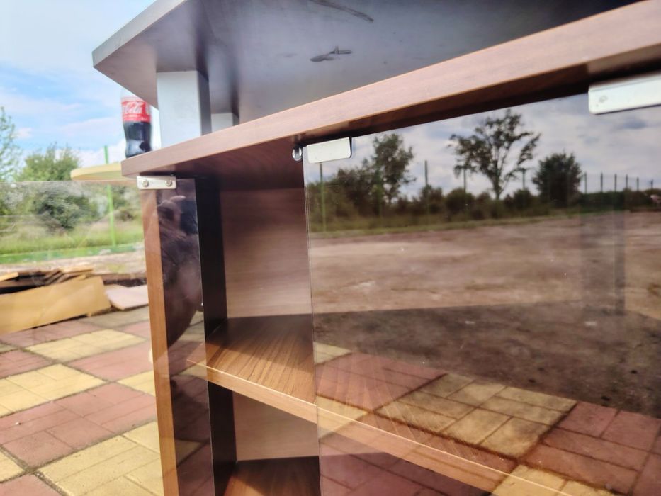 Продавам ъглов шкаф