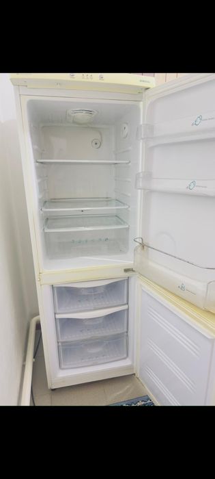 Холодильник самсунг