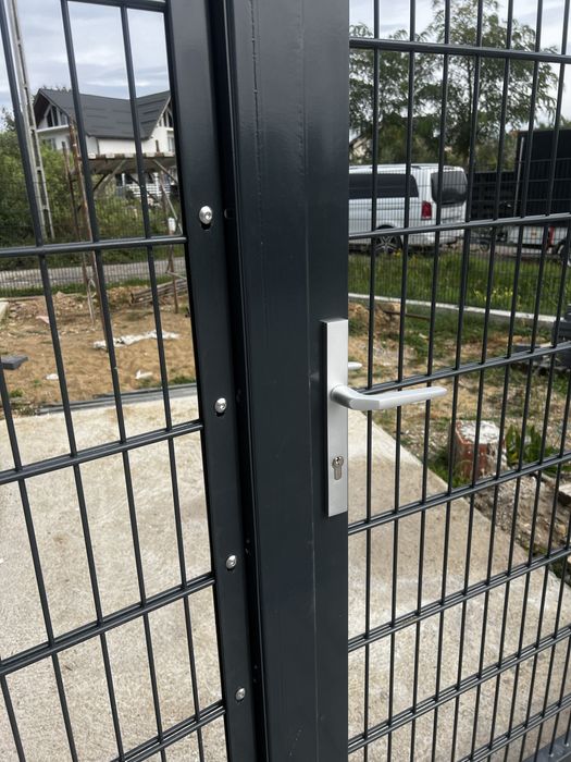 Panou Gard dublu fir Profesional 8/6/8mm Plasa Stalpi Gard nu Bordurat