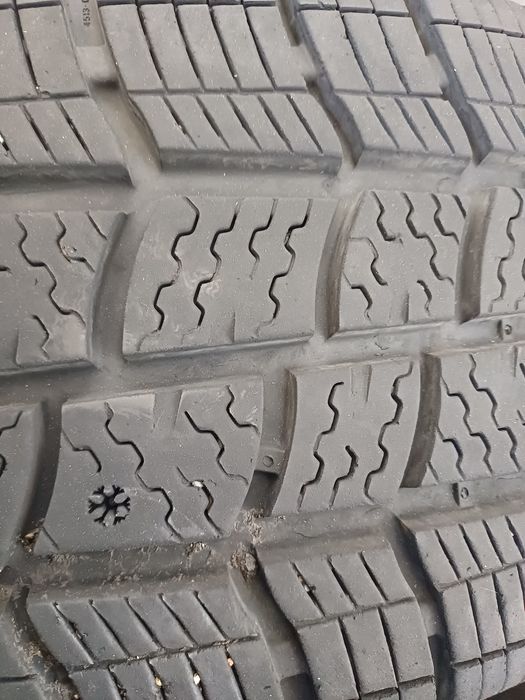 Гуми 225/75/16С  Вредештайн