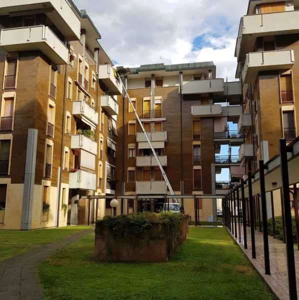 Lift exterior nou închiriere – scapă de scări și efort!